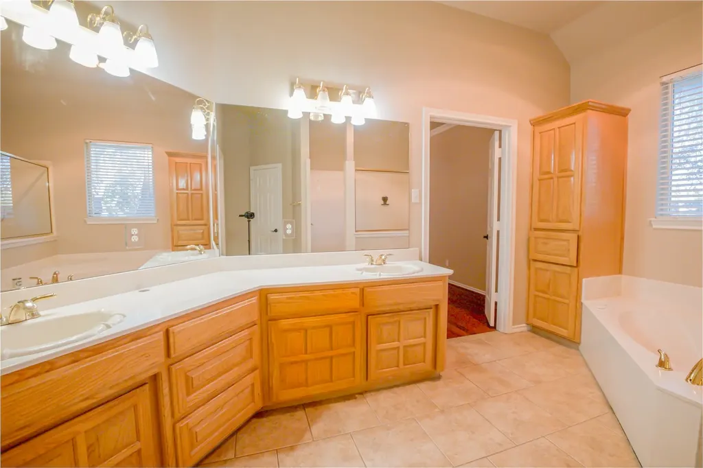 182 Lakeview Drive Aledo TX 76008