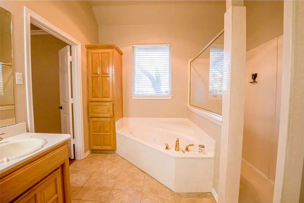 182 Lakeview Drive Aledo TX 76008
