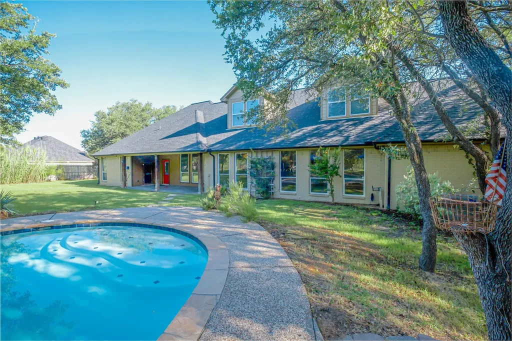 182 Lakeview Drive Aledo TX 76008