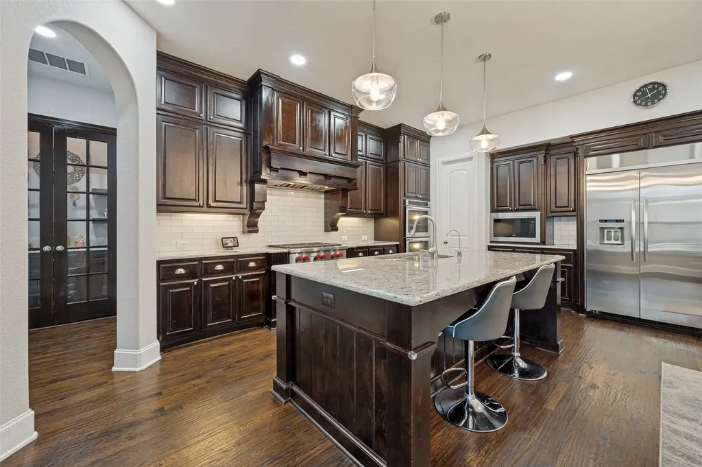 635 Fountainview Drive Irving TX 75039