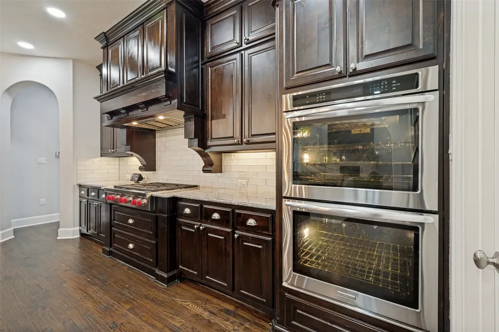 635 Fountainview Drive Irving TX 75039