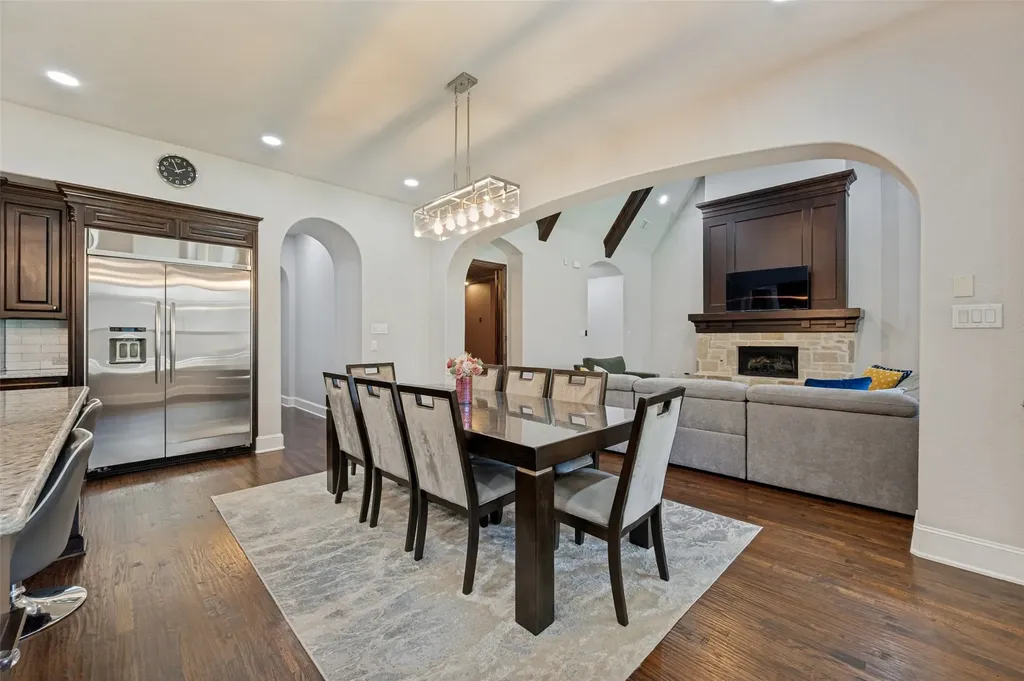 635 Fountainview Drive Irving TX 75039