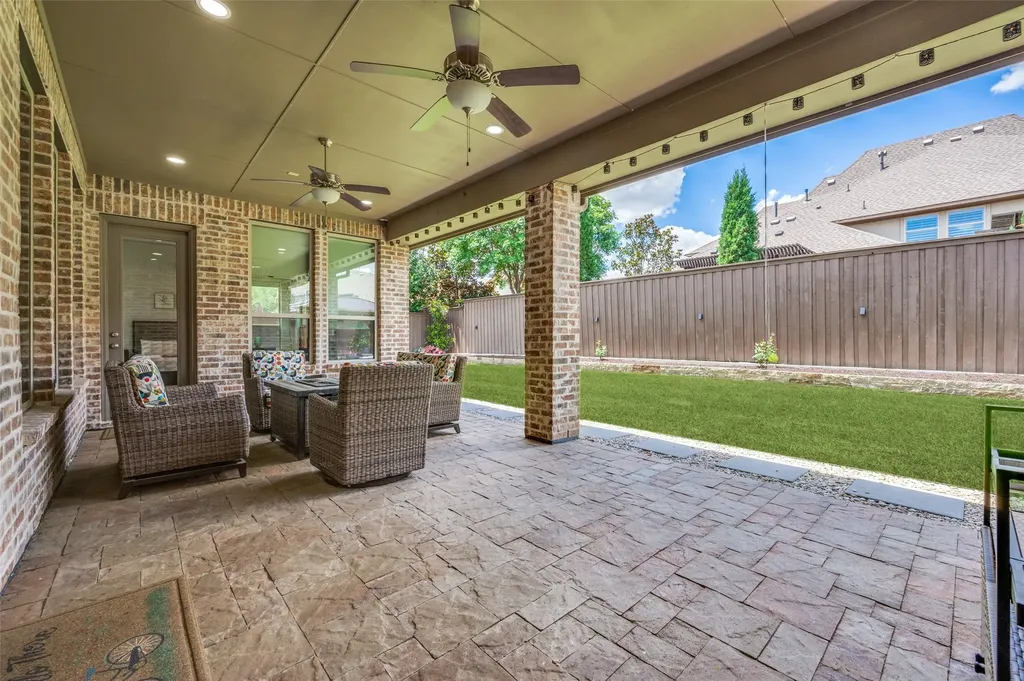 635 Fountainview Drive Irving TX 75039