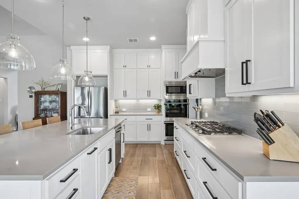 1701 Whispering Pines Lane Gunter TX 75058