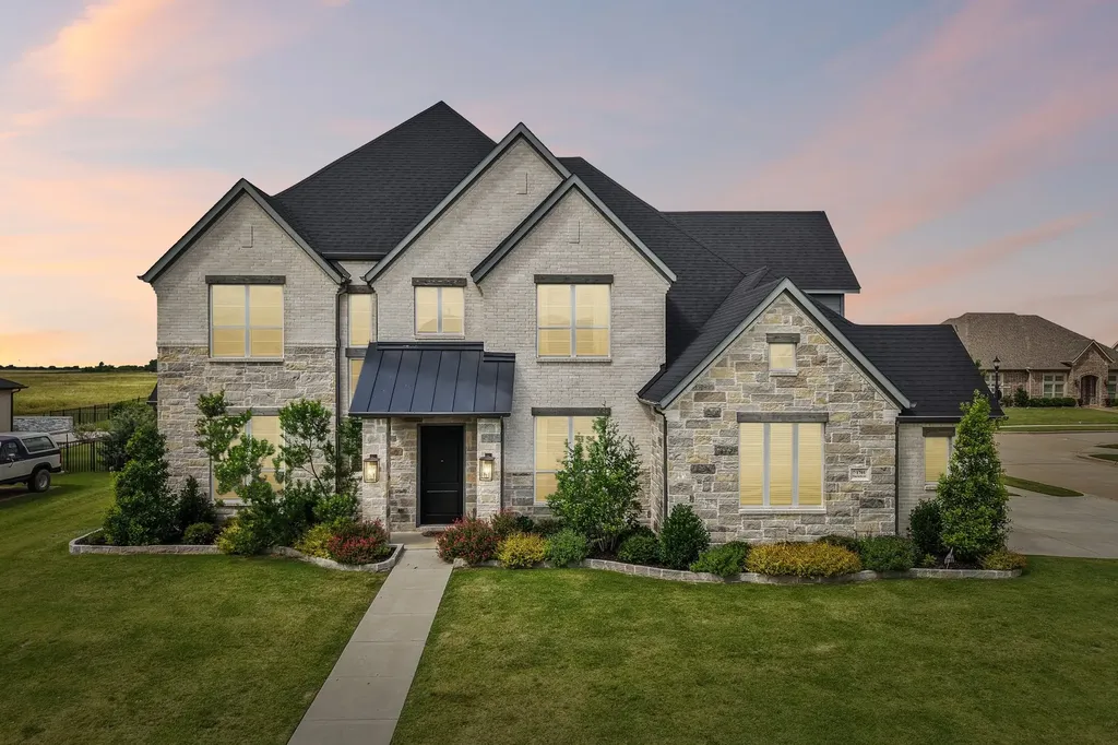 1701 Whispering Pines Lane Gunter TX 75058