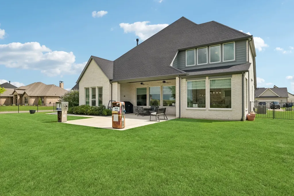 1701 Whispering Pines Lane Gunter TX 75058