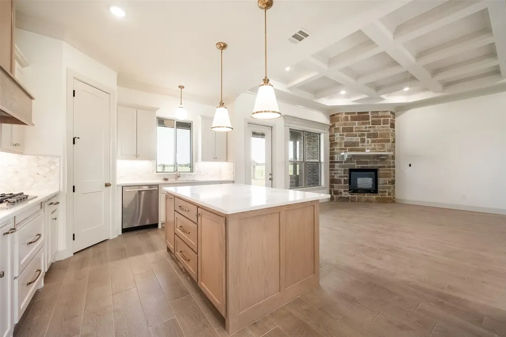 100 Eagle Court Glen Rose TX 76077