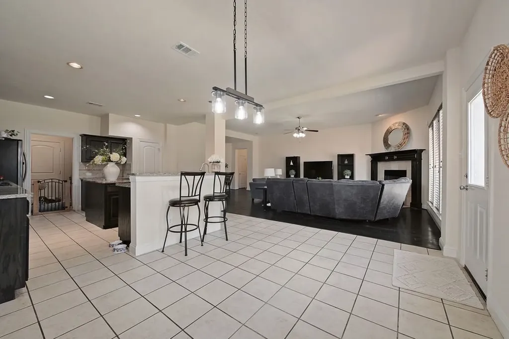712 Lathrop Street Lantana TX 76226