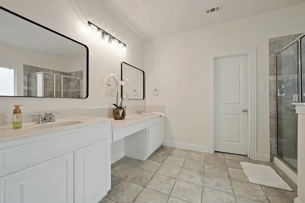 712 Lathrop Street Lantana TX 76226