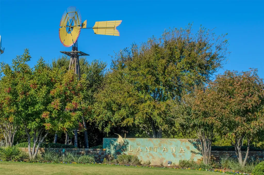 712 Lathrop Street Lantana TX 76226