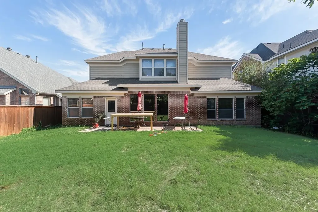 712 Lathrop Street Lantana TX 76226