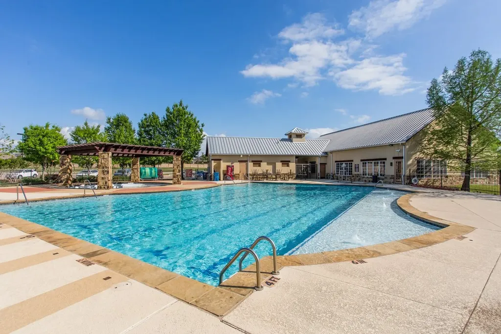 712 Lathrop Street Lantana TX 76226