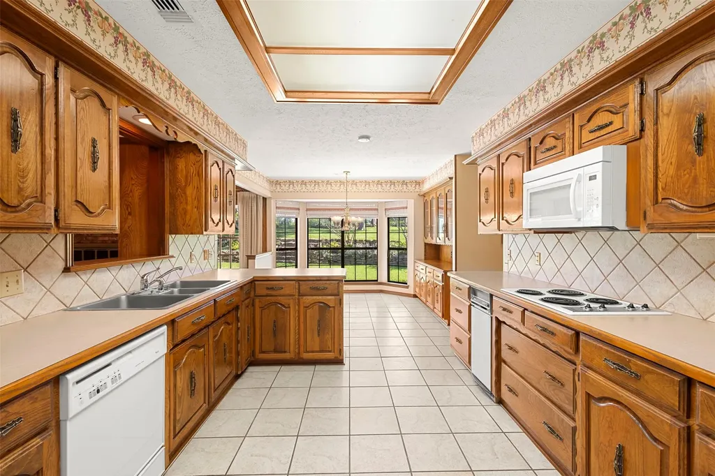 110 Cedar Drive Oak Leaf TX 75154