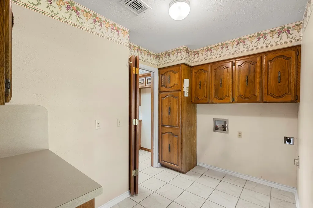 110 Cedar Drive Oak Leaf TX 75154