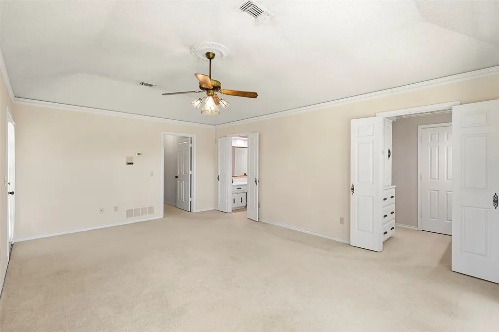 110 Cedar Drive Oak Leaf TX 75154