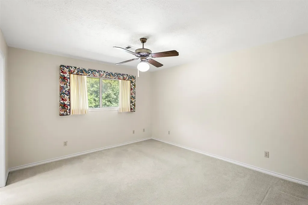 110 Cedar Drive Oak Leaf TX 75154