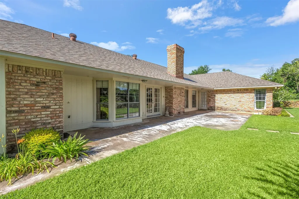 110 Cedar Drive Oak Leaf TX 75154