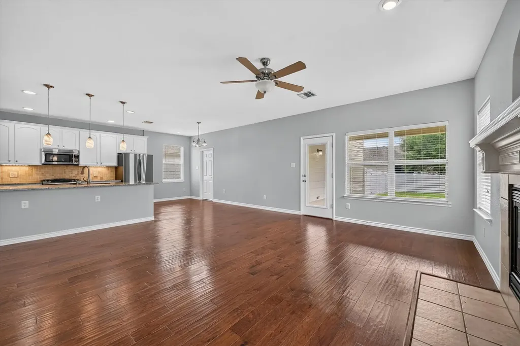 1013 Wenk Drive Aubrey TX 76227