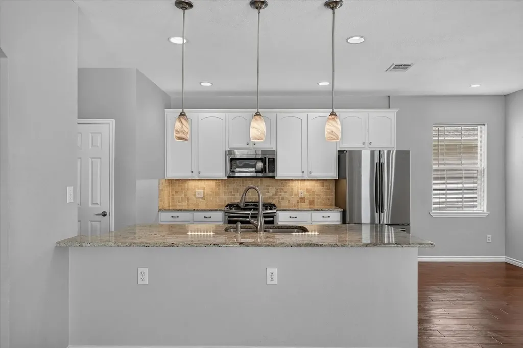 1013 Wenk Drive Aubrey TX 76227