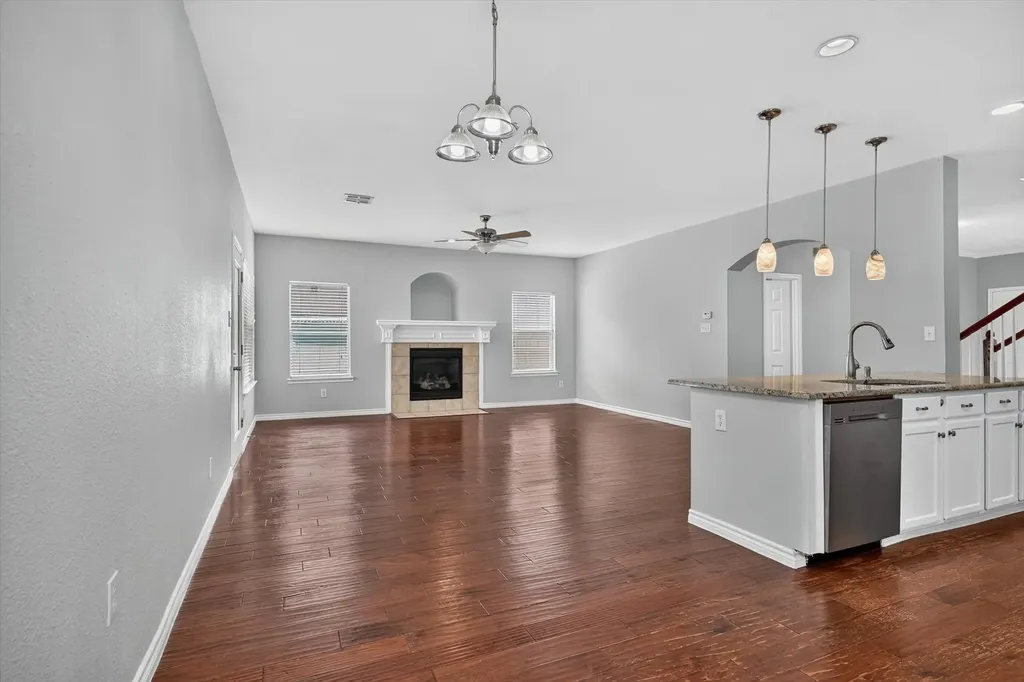 1013 Wenk Drive Aubrey TX 76227