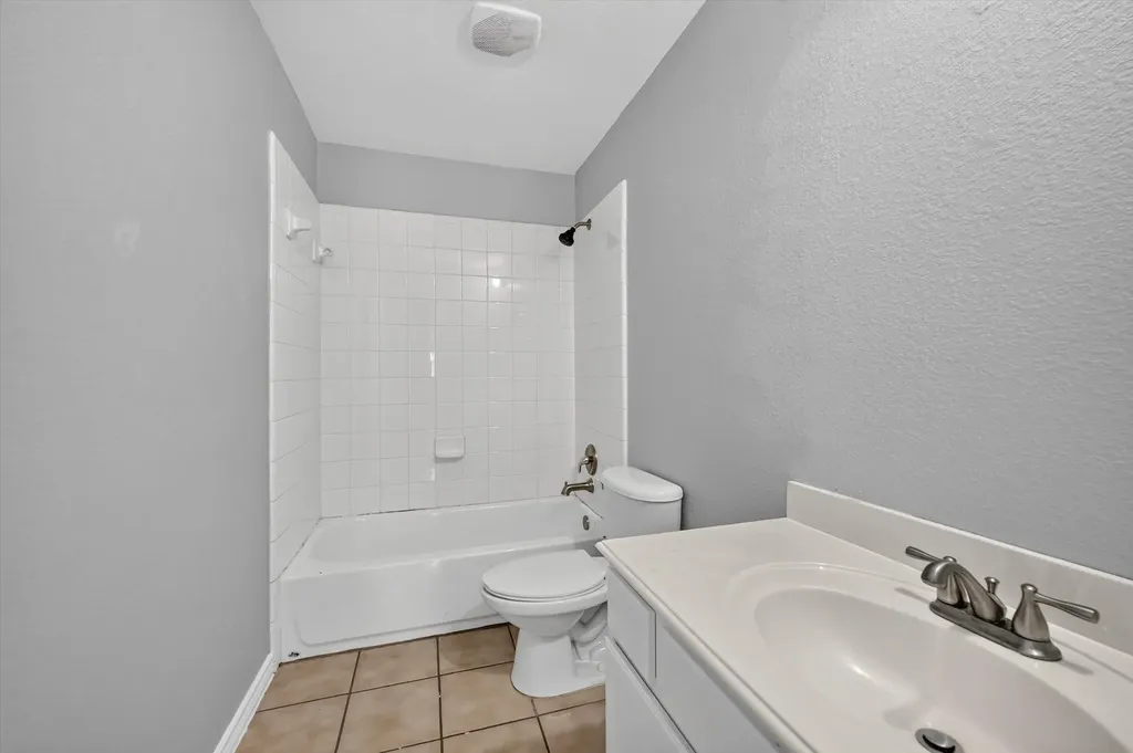 1013 Wenk Drive Aubrey TX 76227