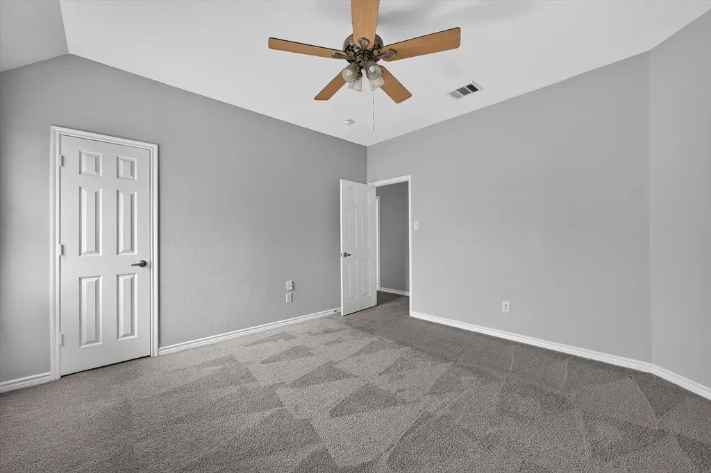 1013 Wenk Drive Aubrey TX 76227