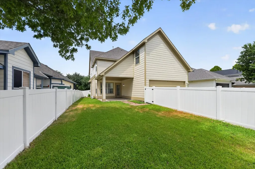 1013 Wenk Drive Aubrey TX 76227