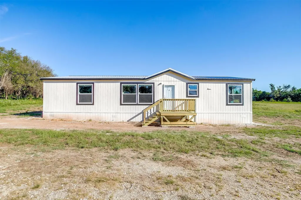 4417 County Road 423 Grandview TX 76050