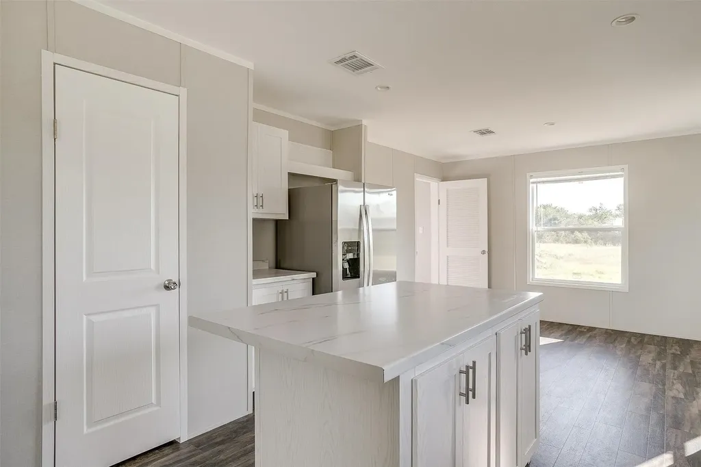 4417 County Road 423 Grandview TX 76050