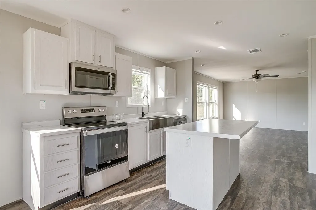 4417 County Road 423 Grandview TX 76050