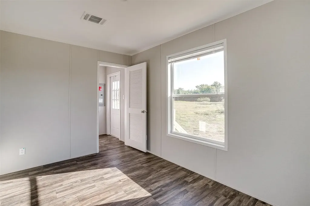 4417 County Road 423 Grandview TX 76050
