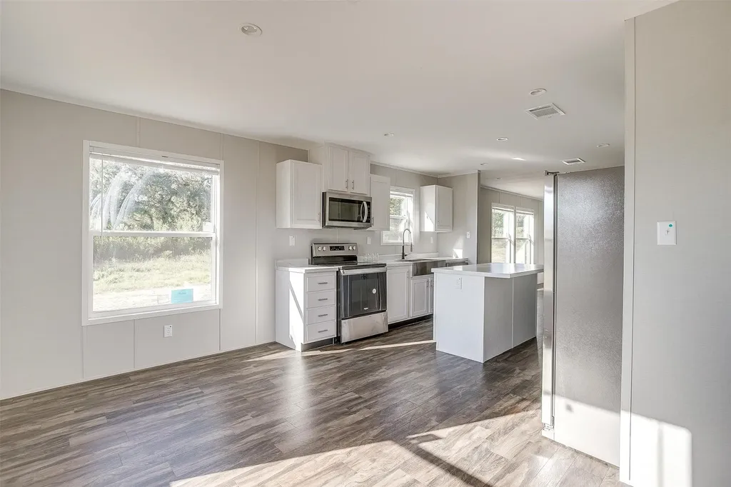 4417 County Road 423 Grandview TX 76050