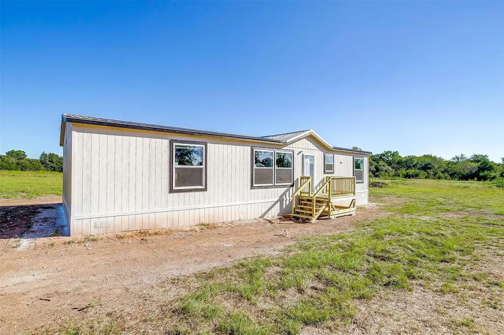 4417 County Road 423 Grandview TX 76050