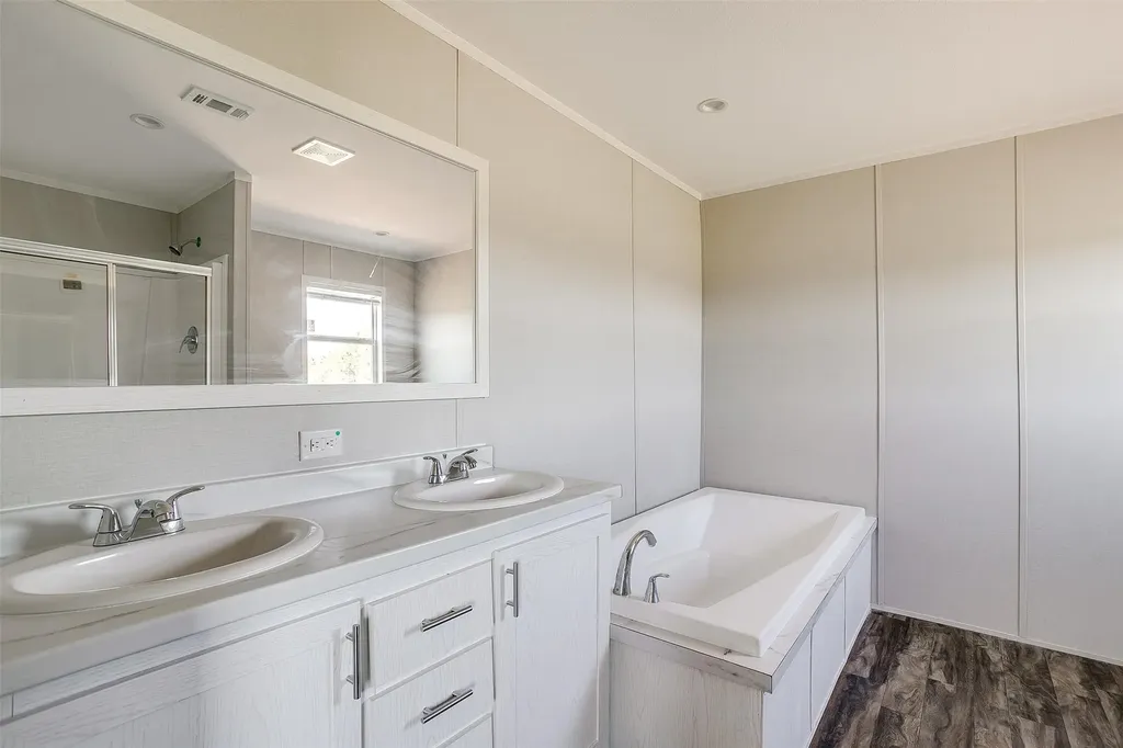 4417 County Road 423 Grandview TX 76050