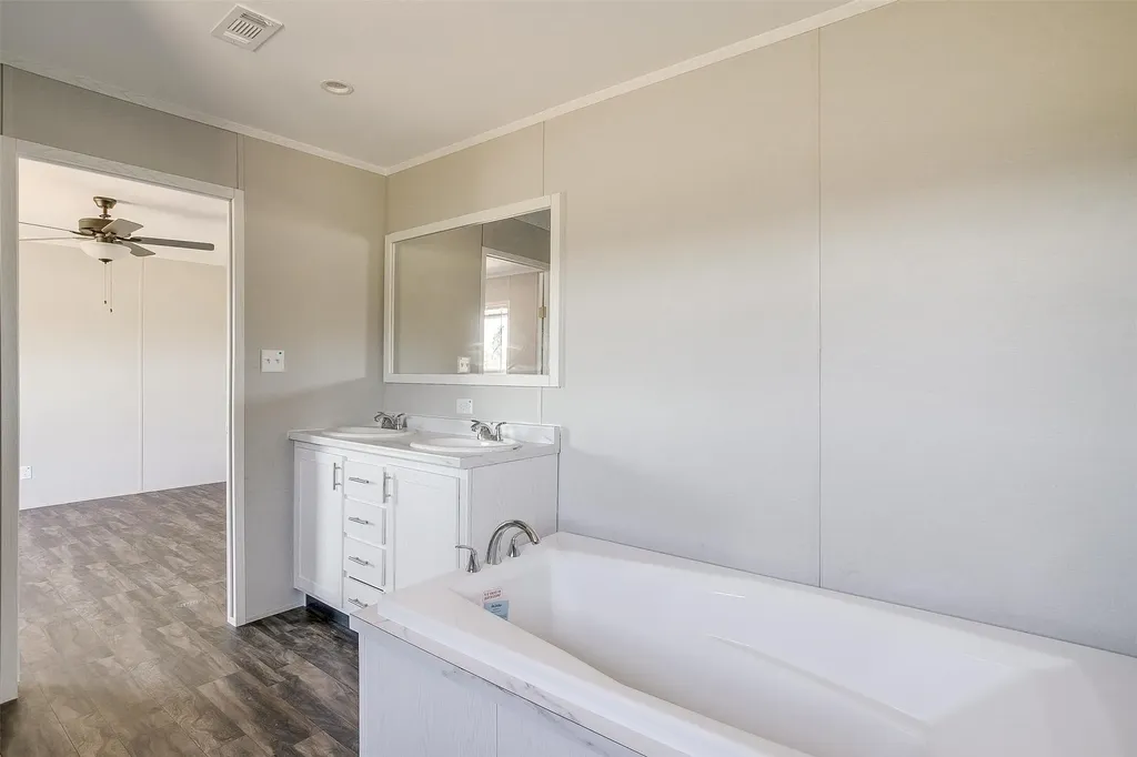 4417 County Road 423 Grandview TX 76050