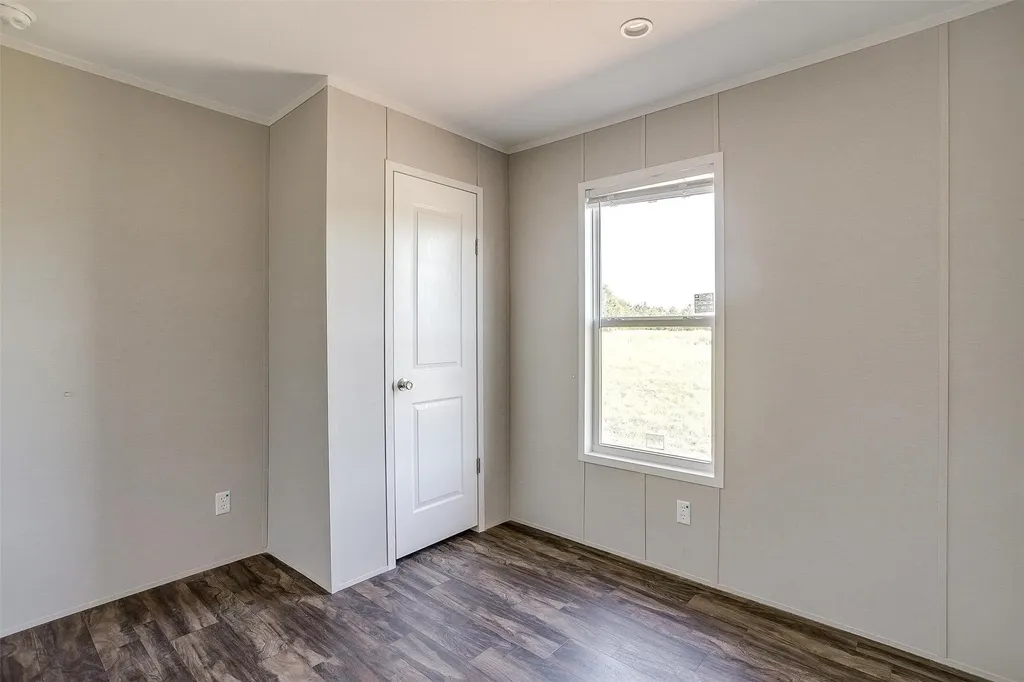 4417 County Road 423 Grandview TX 76050