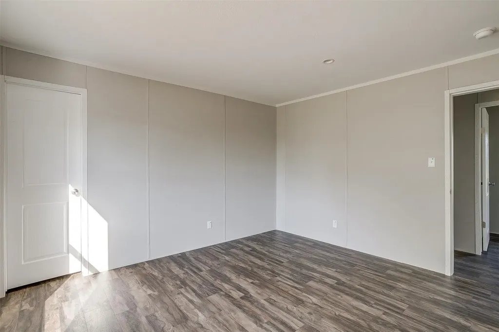 4417 County Road 423 Grandview TX 76050