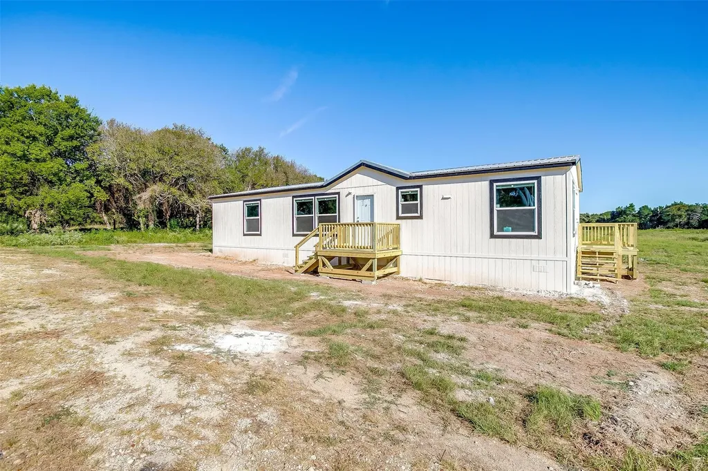 4417 County Road 423 Grandview TX 76050