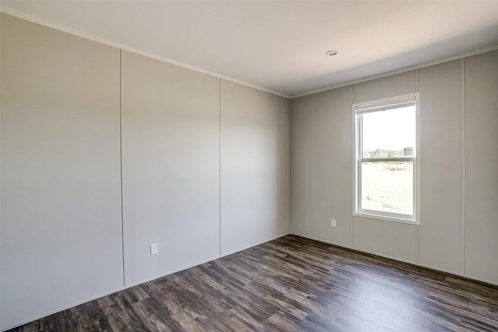 4417 County Road 423 Grandview TX 76050