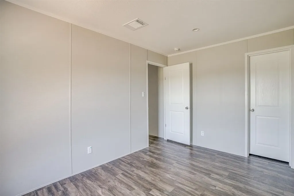 4417 County Road 423 Grandview TX 76050