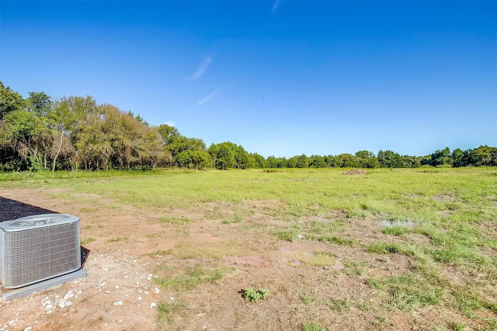4417 County Road 423 Grandview TX 76050