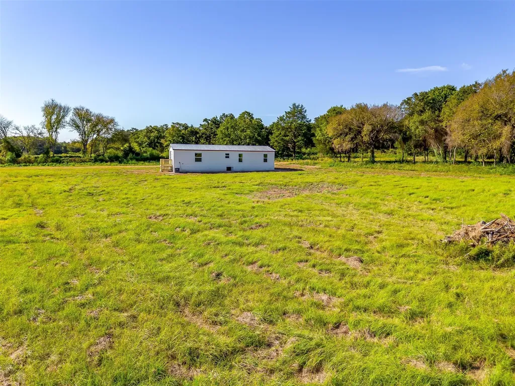 4417 County Road 423 Grandview TX 76050