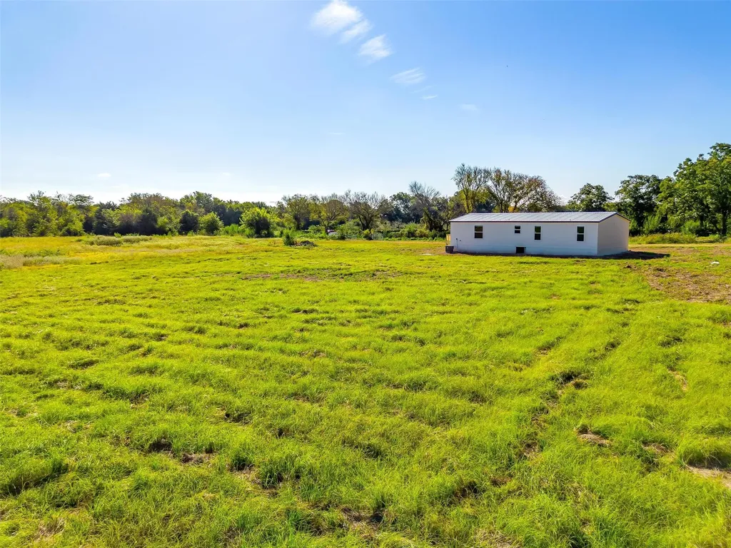 4417 County Road 423 Grandview TX 76050