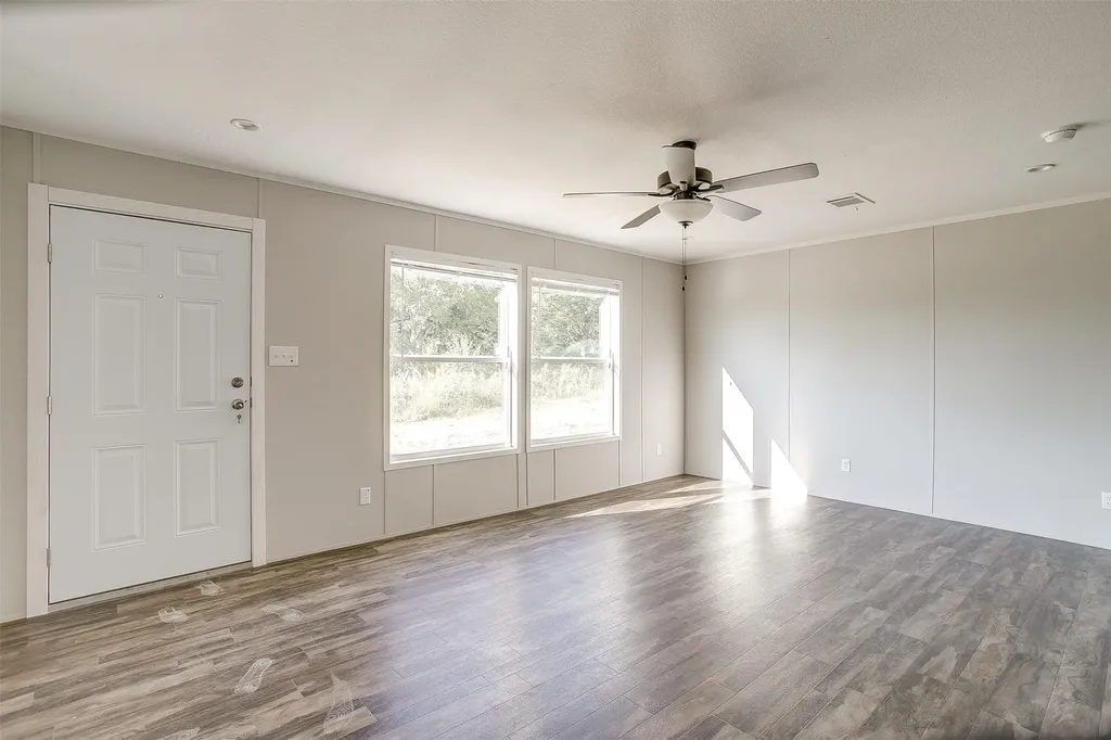 4417 County Road 423 Grandview TX 76050