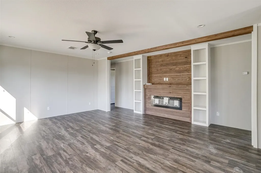 4417 County Road 423 Grandview TX 76050
