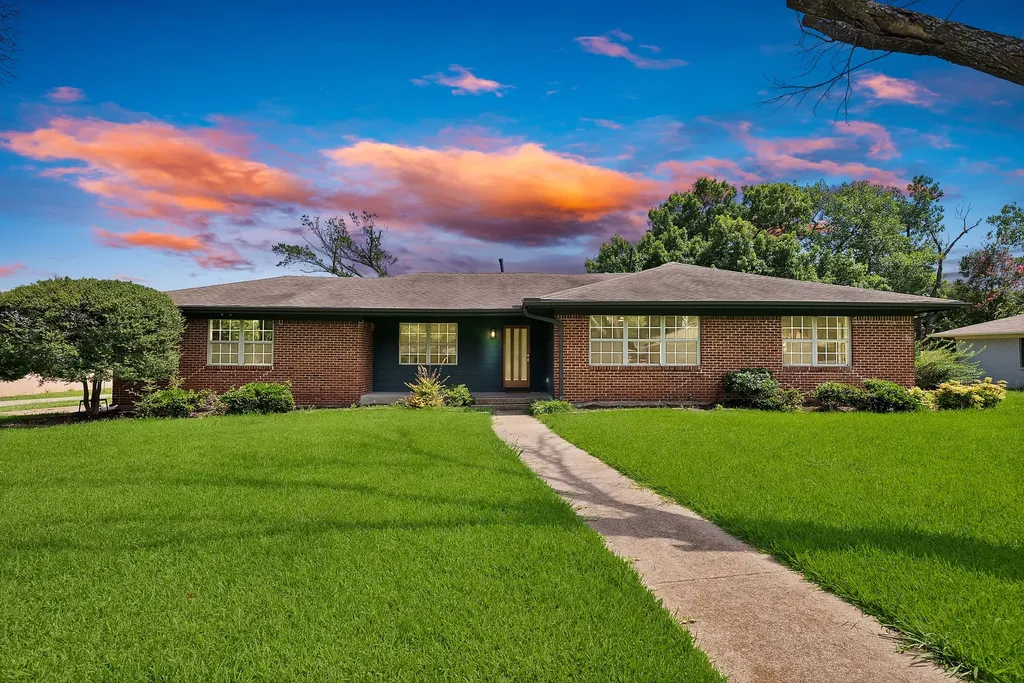 1618 Comanche Trail Garland TX 75043