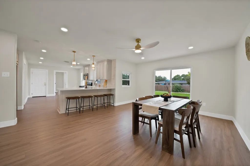 1618 Comanche Trail Garland TX 75043