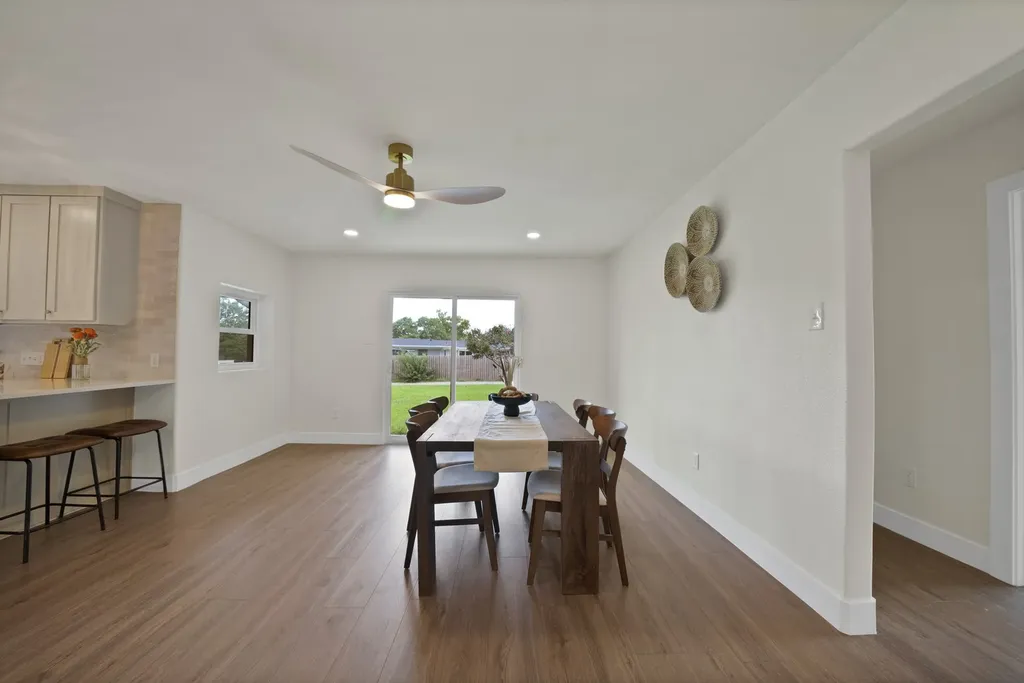 1618 Comanche Trail Garland TX 75043