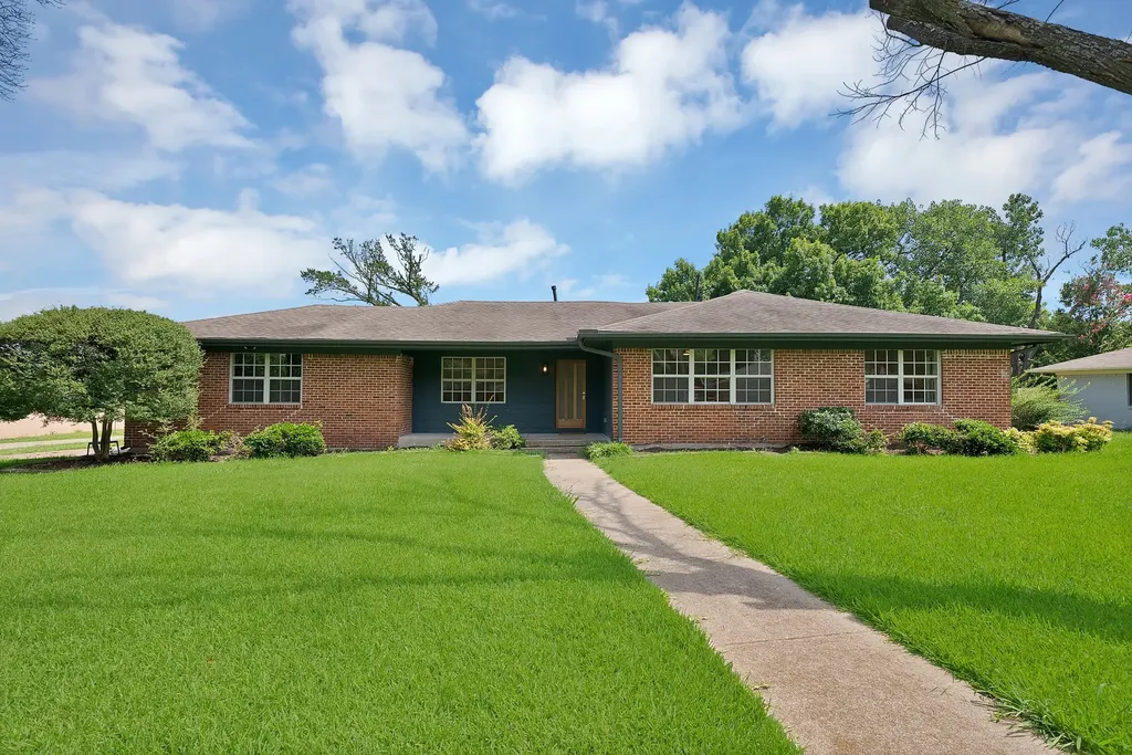 1618 Comanche Trail Garland TX 75043