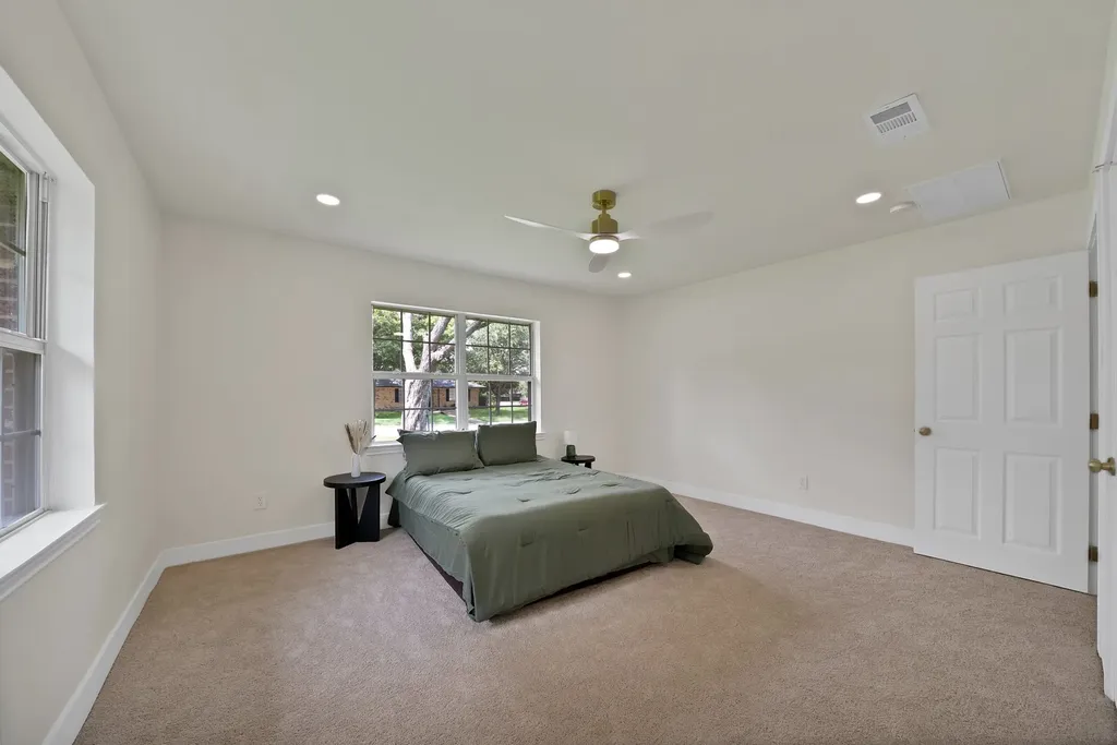 1618 Comanche Trail Garland TX 75043